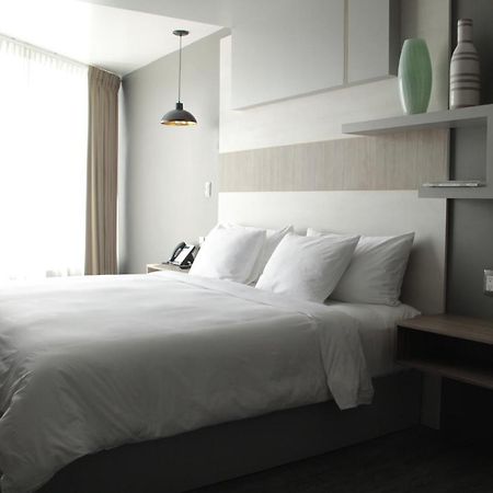 Esduma Hk Hotel Pachuca Exteriör bild