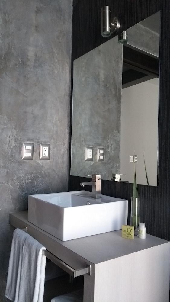 Esduma Hk Hotel Pachuca Exteriör bild