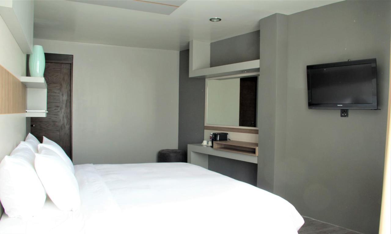 Esduma Hk Hotel Pachuca Exteriör bild
