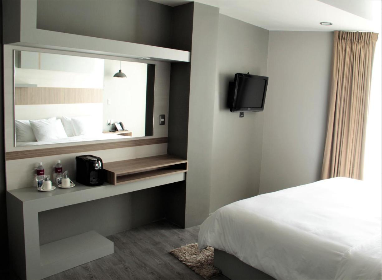 Esduma Hk Hotel Pachuca Exteriör bild