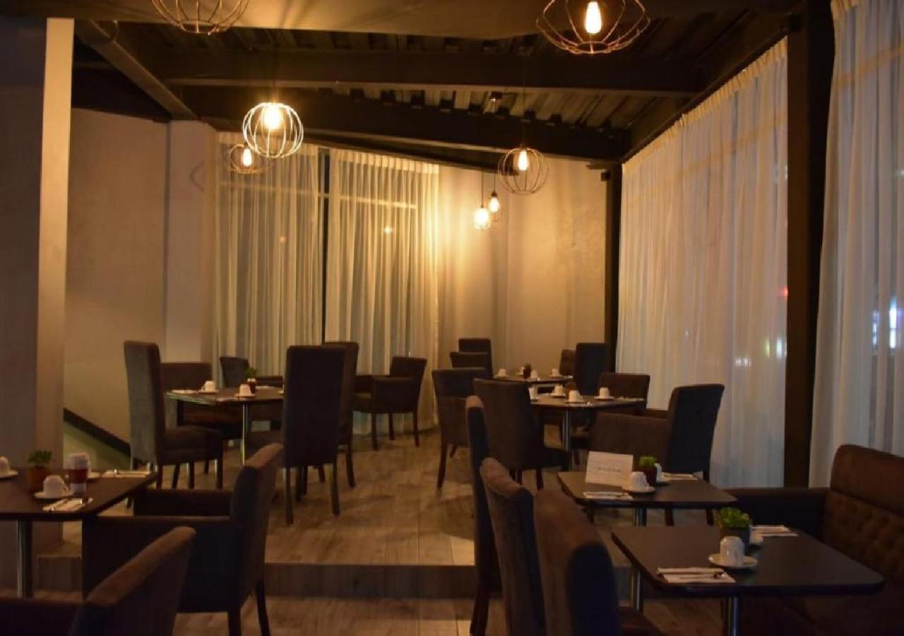 Esduma Hk Hotel Pachuca Exteriör bild