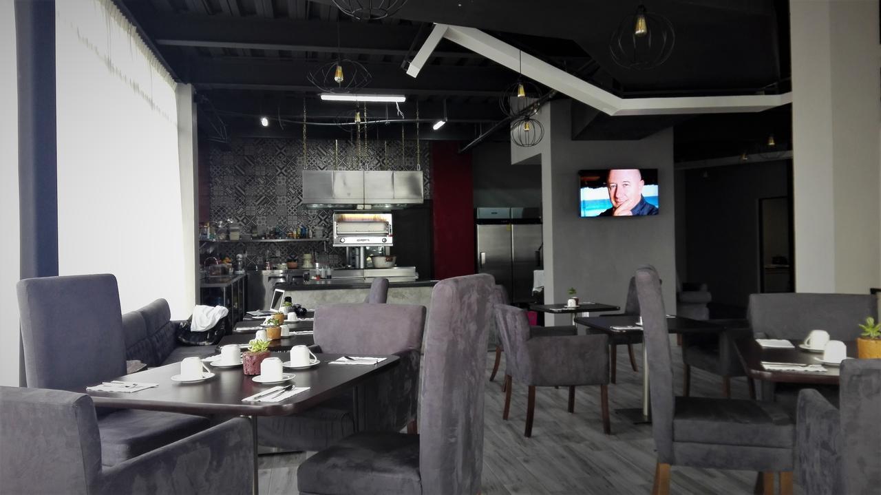 Esduma Hk Hotel Pachuca Exteriör bild