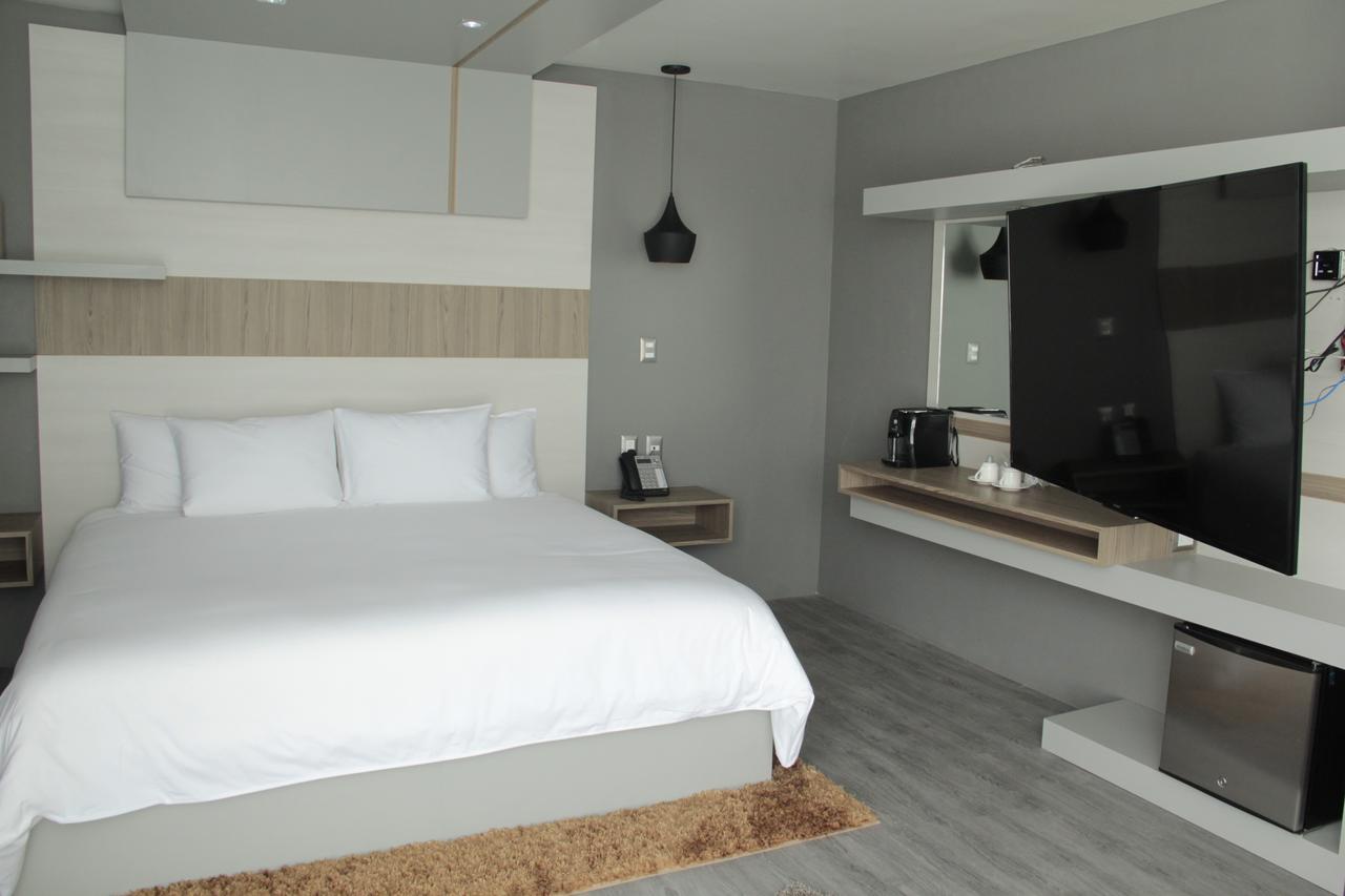 Esduma Hk Hotel Pachuca Exteriör bild