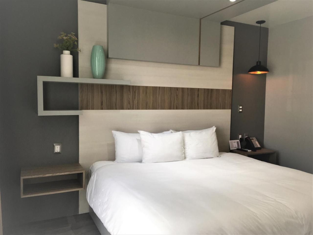 Esduma Hk Hotel Pachuca Exteriör bild